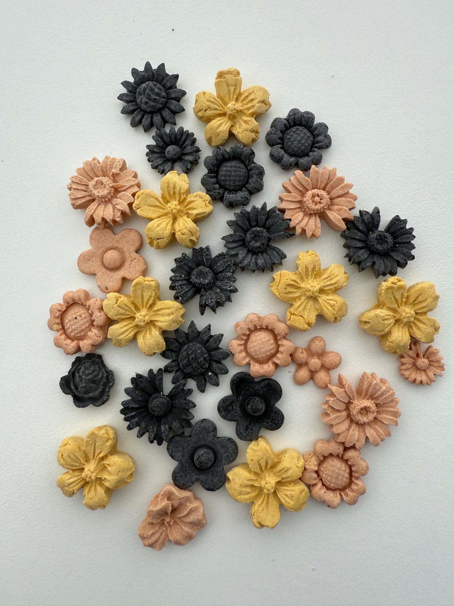 Spooky Garden Mix | Met Based | Softie | 35ct | Assorted Designs