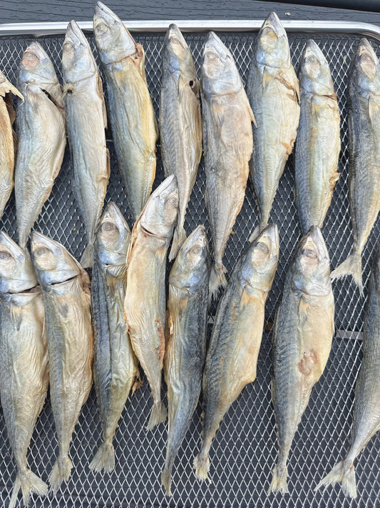 Whole Full Mackerel Fishes – Soft & Chewy Seafood, 5ct