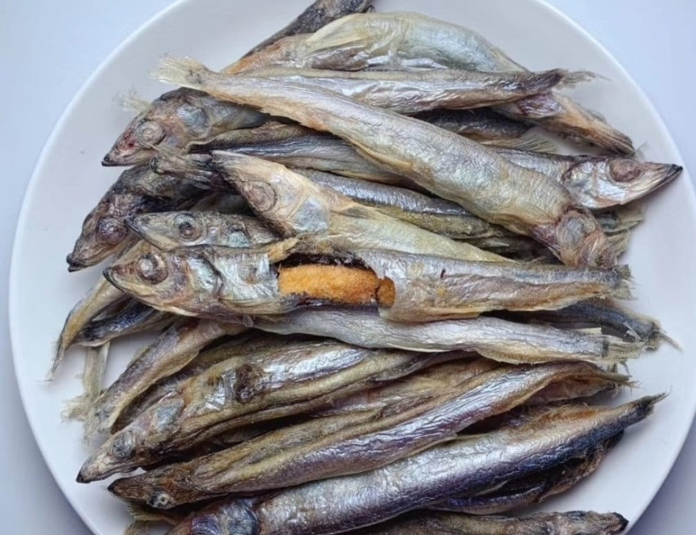 Capelin fish with full roe (eggs)| Food Toppers & Seafood Based | Crunchy |1.8oz/50g