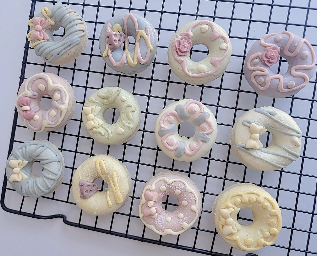 Artisan Pup Donut Pawty Set | Sugar Free Icing & Meat Based | Crunchy | 3ct or 5ct | Assorted Designs