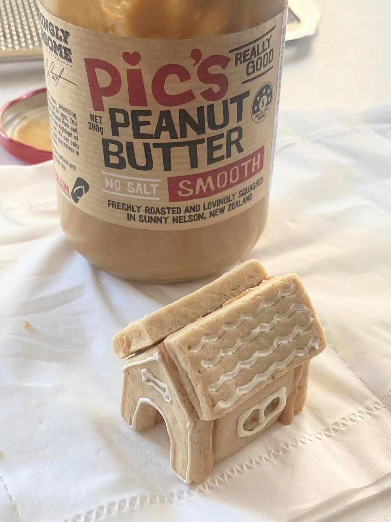 Mini Gingerbread House Fun Kit | Meat Based |Softie | 1 Set