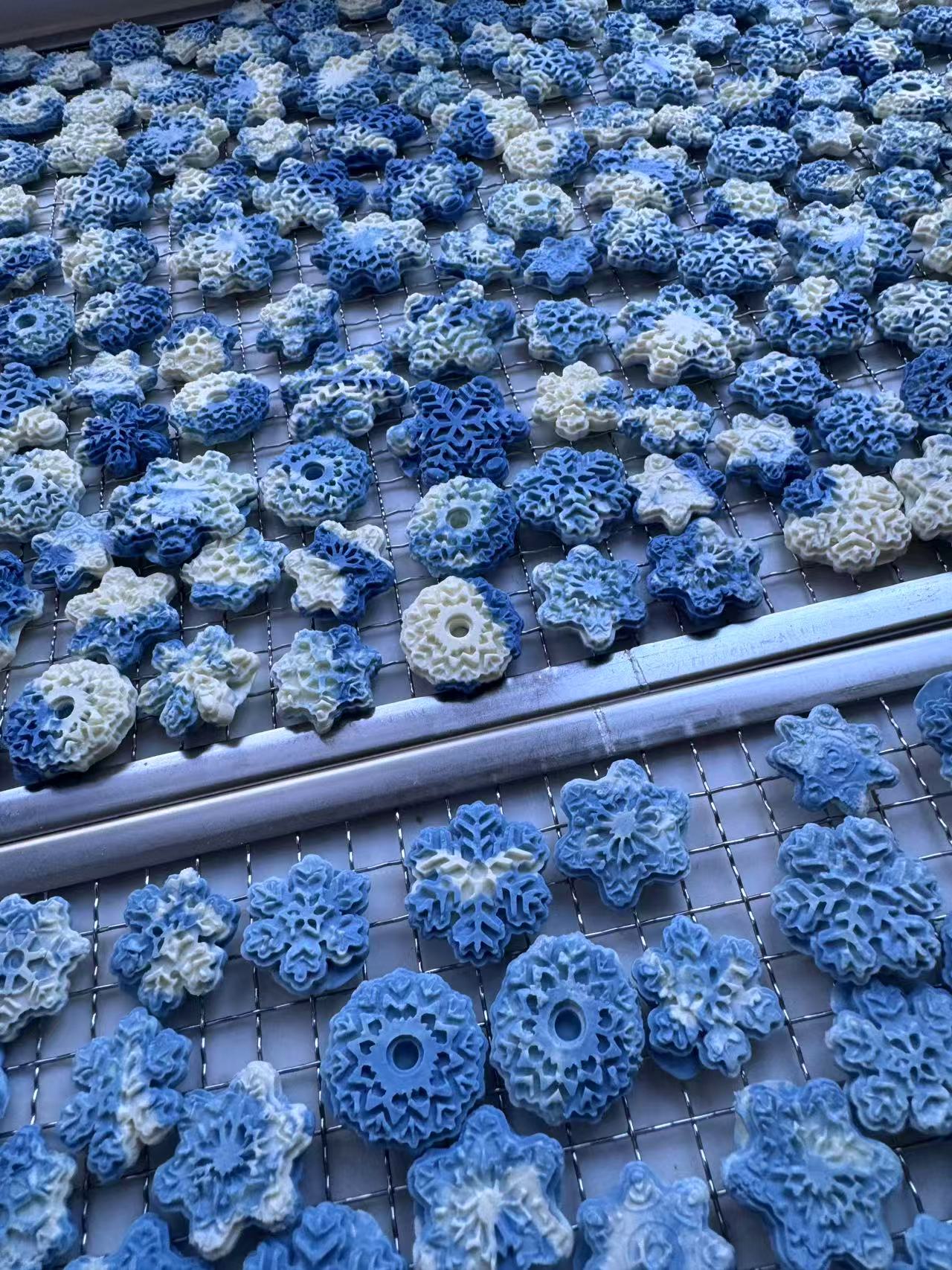 Snowflakes Candy Mix | Goat Milk Based | Crunchy | 1.8oz/50g Assorted Designs