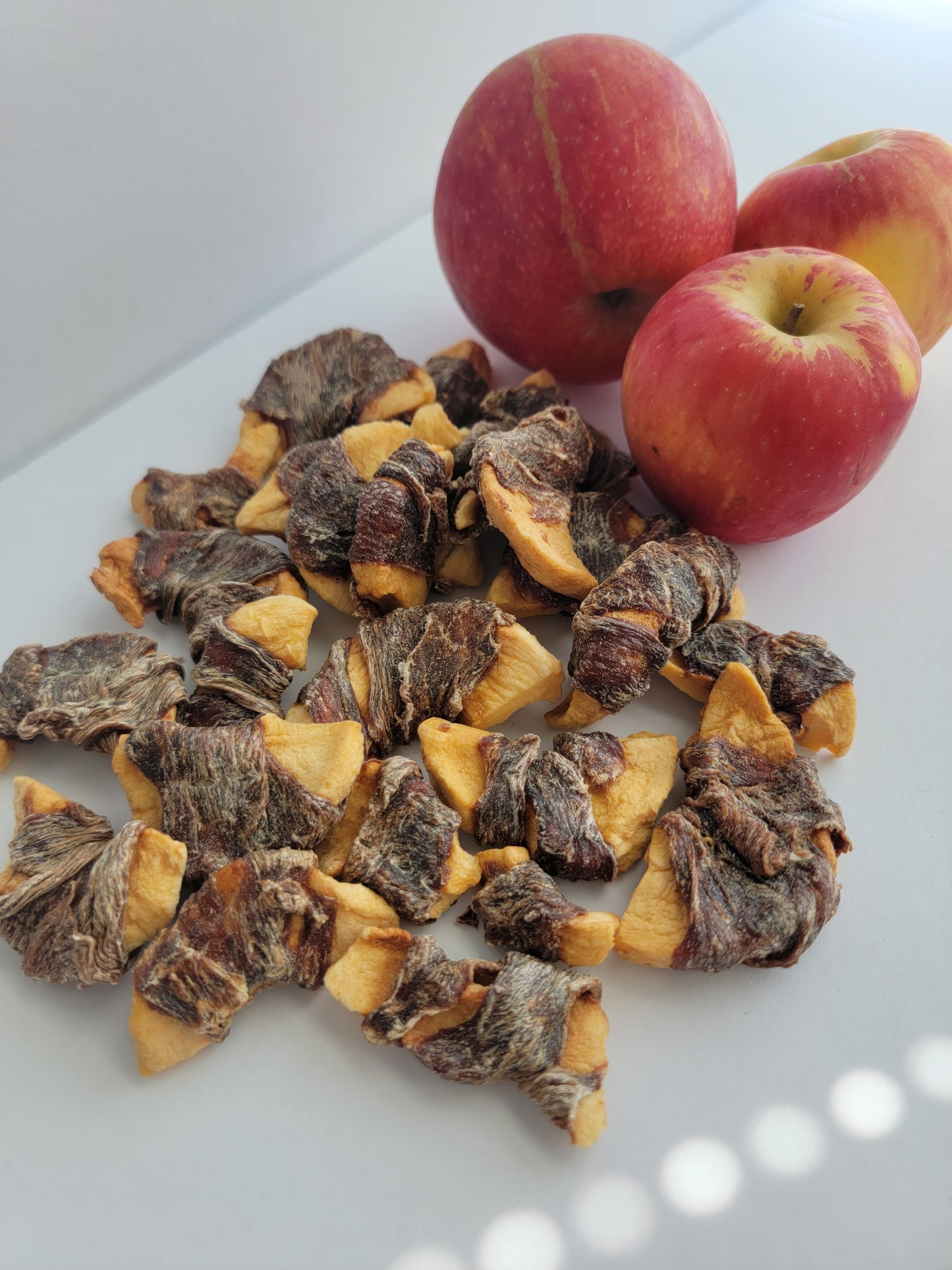 Duck Apples Bites, Homemade Healthy & Clean Dog/Cat Treats, (quality protein, Low calories, rich in multi-nutrients), 2oz