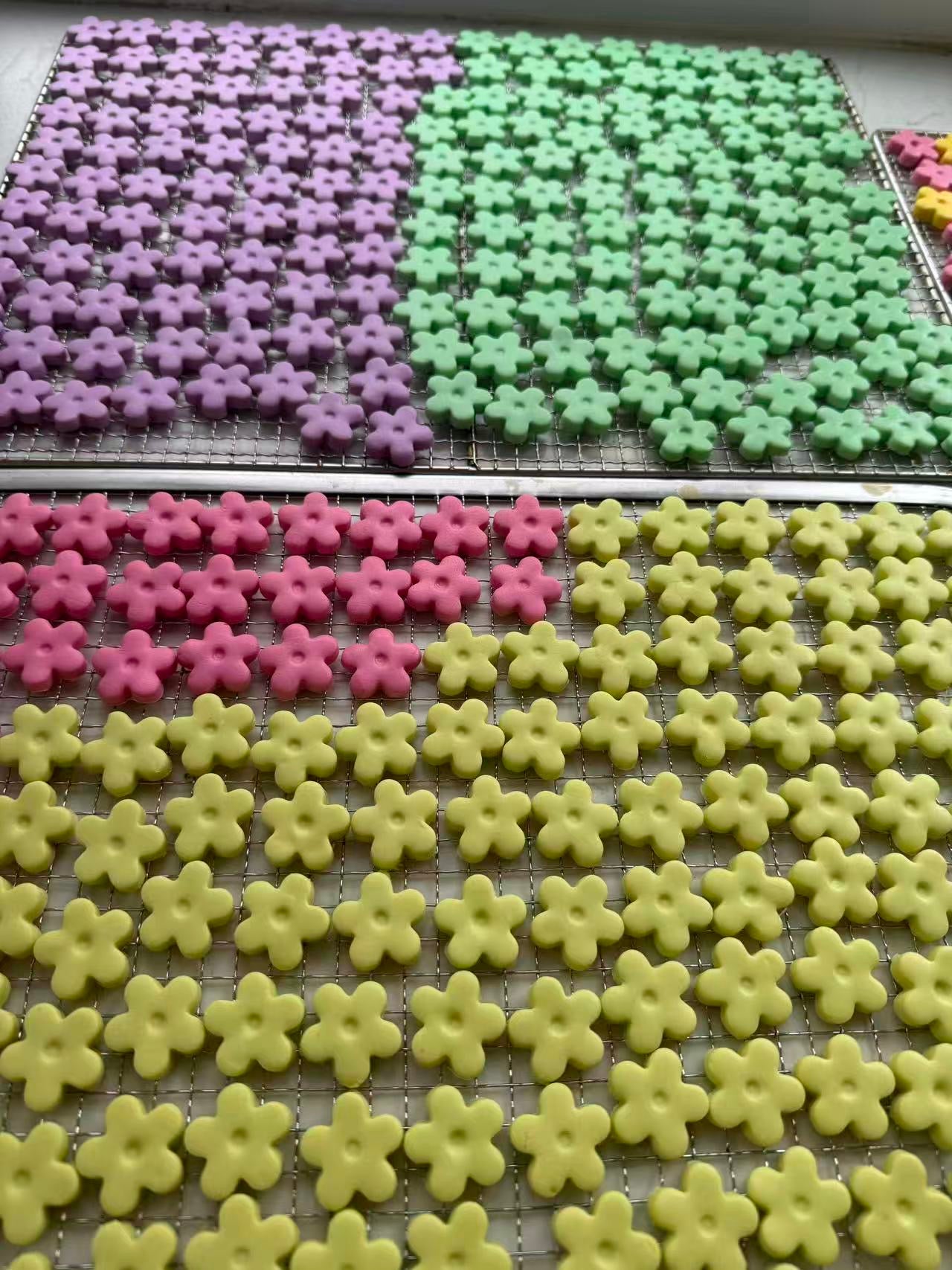 Blossom Delights Mix | Goat Milk Based | Crunchy | Assorted Colors | 1.8oz/50g (~26ct)
