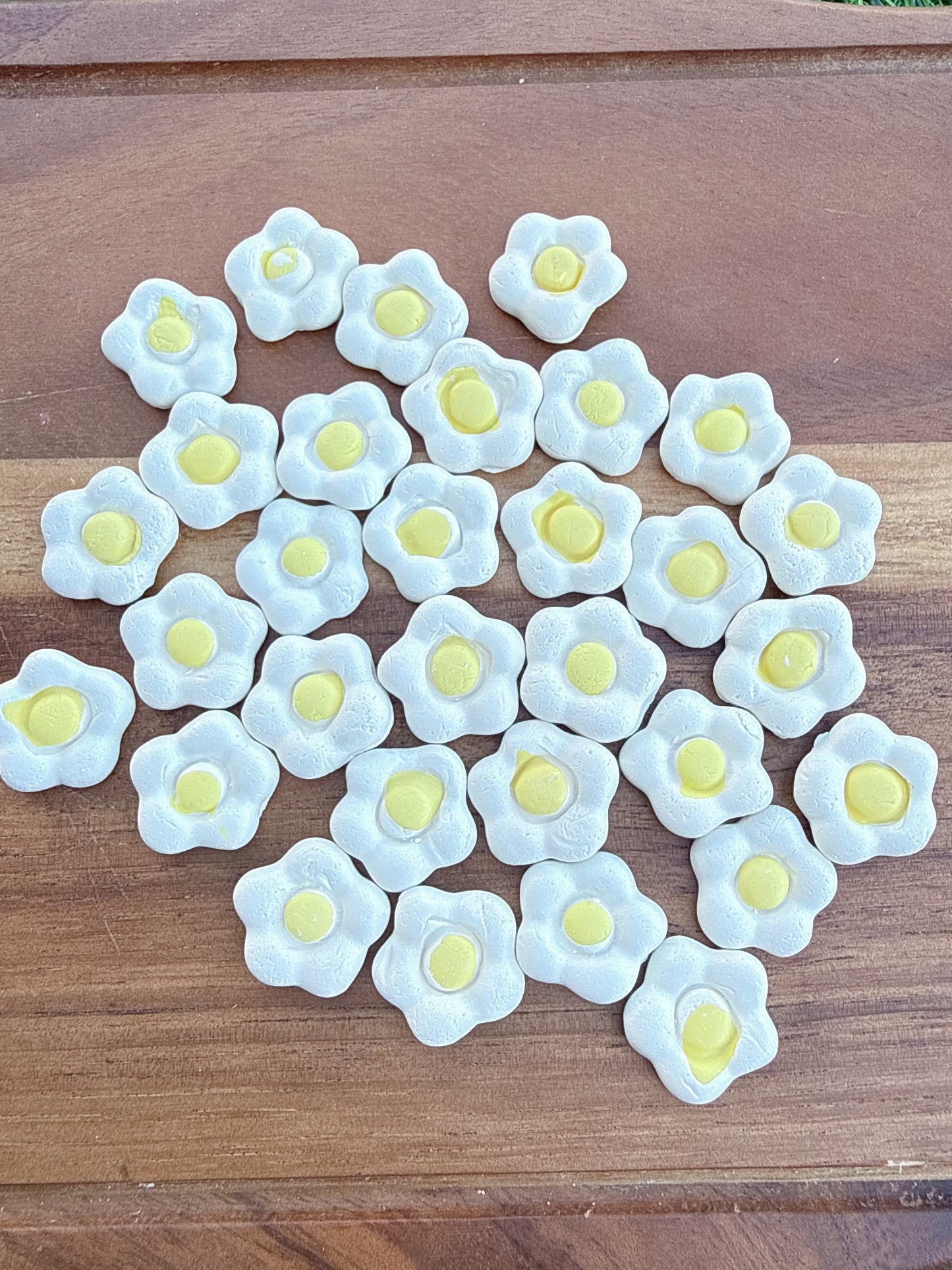 Mini Sunny Side Up Flowers | Goat Milk Based | Crunchy | Assorted Colors | 1.8oz/50g (~33ct)