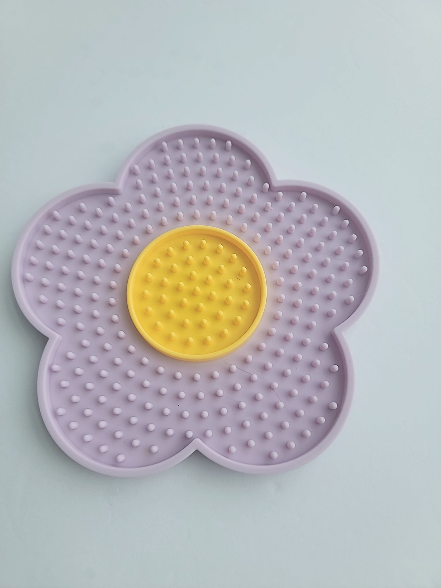 Small Flower Slow Feeder, Feeding Mat, Lick Mat (Cat/Dog)