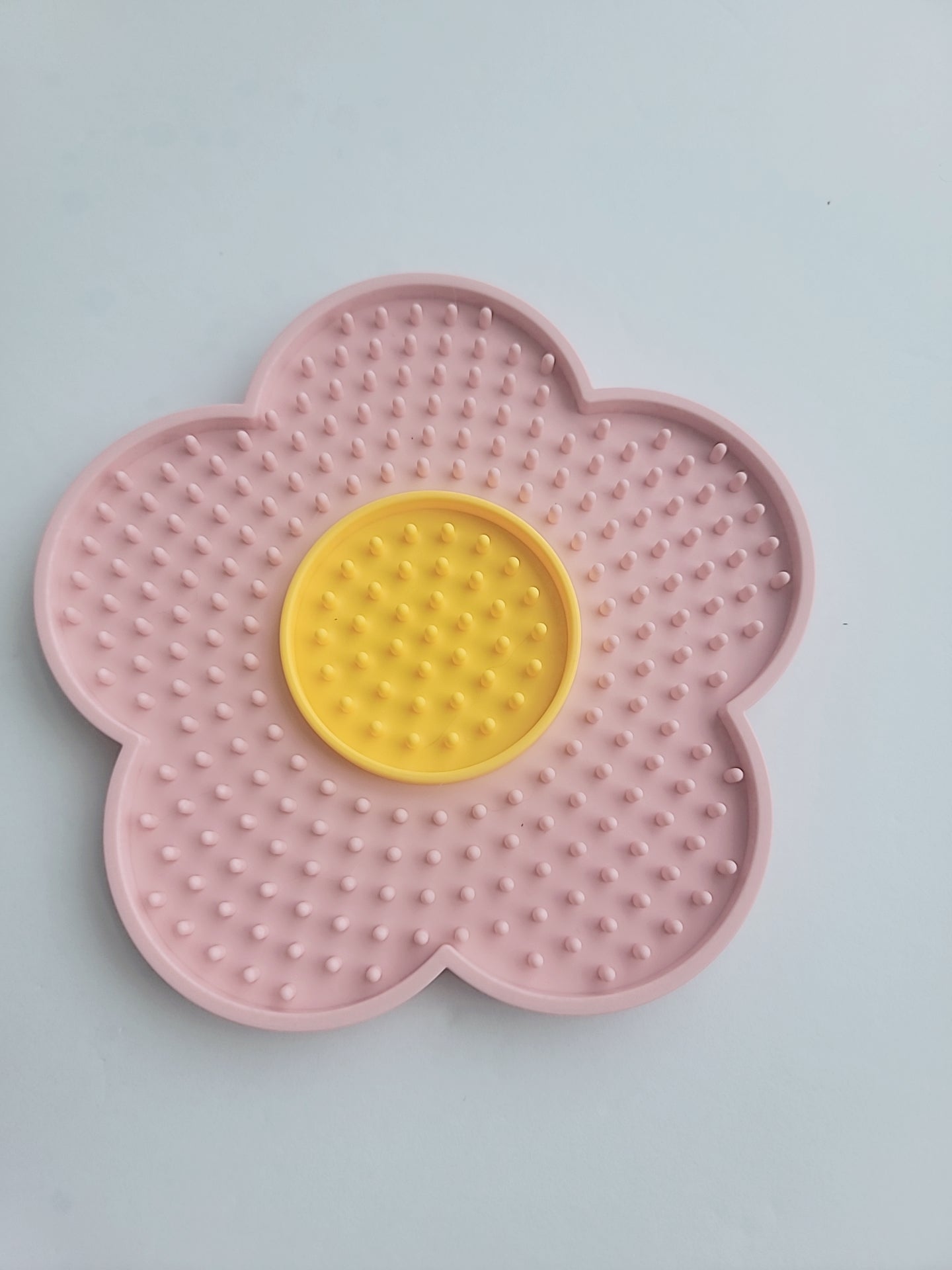 Small Flower Slow Feeder, Feeding Mat, Lick Mat (Cat/Dog)