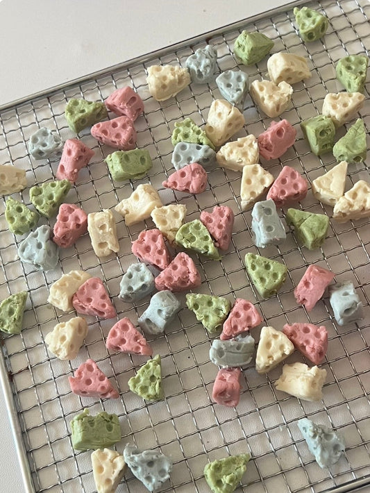 Mini Cheese Cubes 🧀, Healthy Dog/Cat Treats, food toppers, clean training treats (suitable for small-med size breeds)