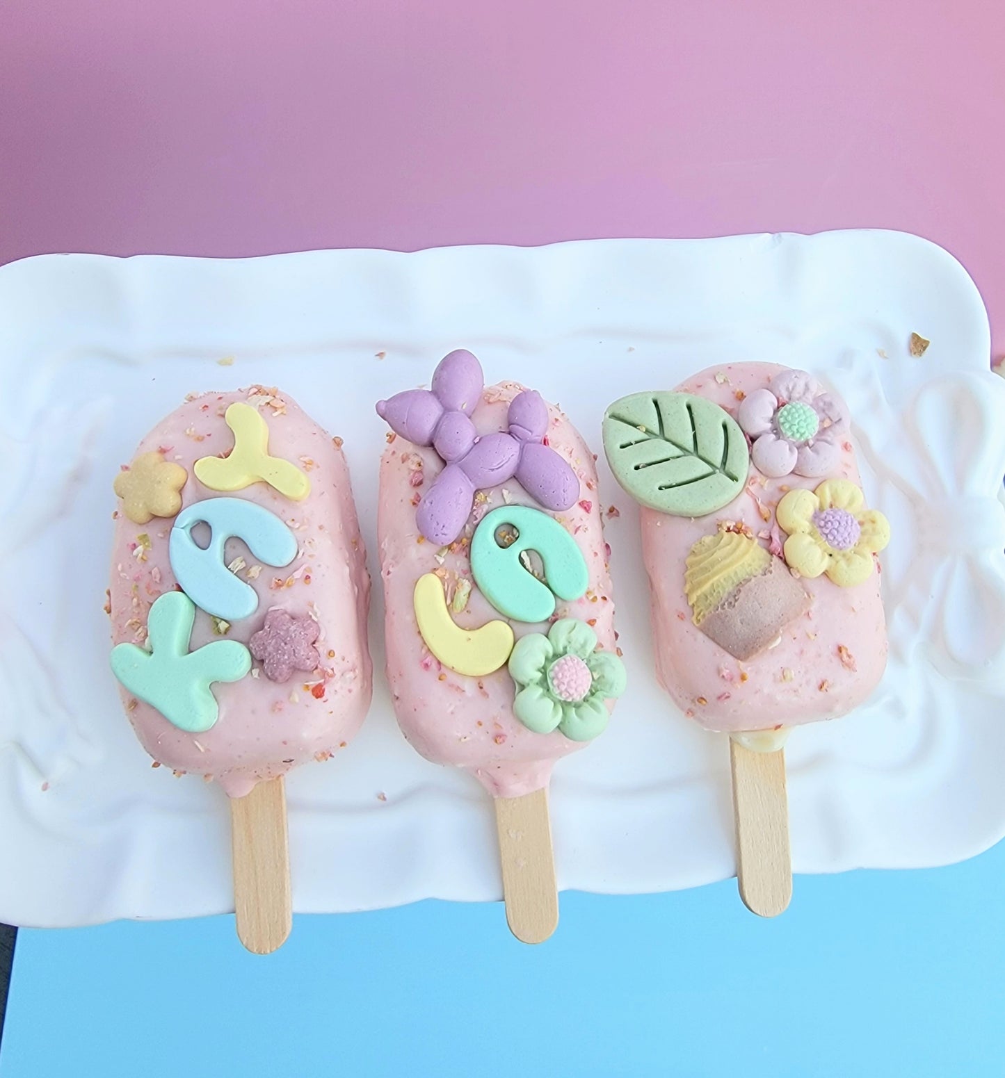 Customized Pupsicles | Dog & Cat Treats | 4ct per set | Assorted Designs | Dried Texture & No Refrigerator Needed | Nationwide Shipping
